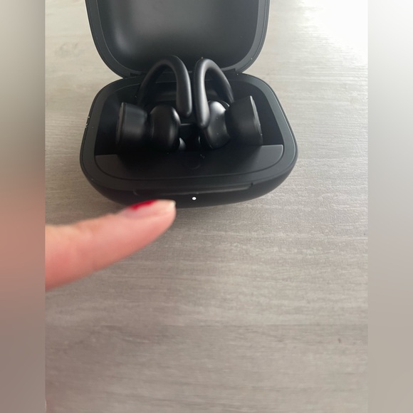 Beats By Dre PowerBeats Wireless - Picture 4 of 5